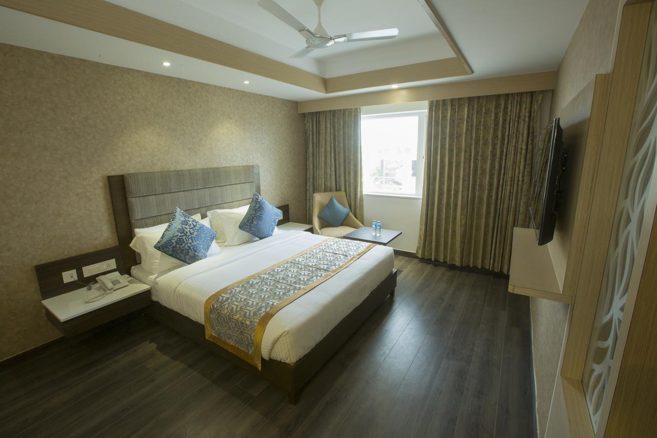 Hotel Saradha Grande Pudukkottai Εξωτερικό φωτογραφία